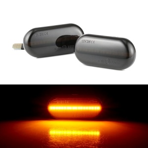 Set semnalizări dinamice LED fumurii compatibile cu Seat Leon, Ibiza, Toledo și Cordoba, prezentate stins și aprinse.