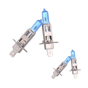 Becuri halogen H1 super white pentru faruri auto, prezentate clar pentru evidențierea tipului de soclu și a finisajului.