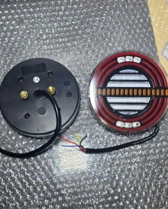 Lampi LED rotunde cu sistem de montaj simplu si cablare usoara pentru instalare rapida