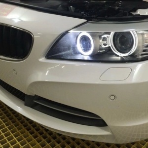 Angel Eyes BMW cu LED H8 – aspect modern și lumină alb rece intensă