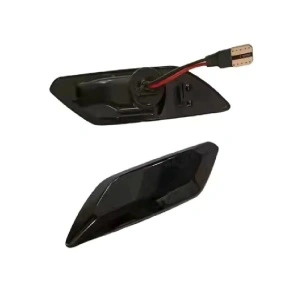 Carcasa fumurie pentru semnalizari laterale LED dinamice, realizata pentru un aspect modern si integrare perfecta pe Dacia Logan, Duster si Sandero.