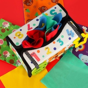 Jucarie 3 in 1 – Cutie cu servetele, Saltea senzoriala Montessori si Jucarii pentru dentitie - Img 2
