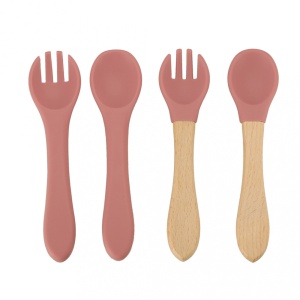 Set Hranire si Diversificare Bebelusi 19 Piese – Silicon Alimentar Fara BPA, Farfurii cu Ventuza, Tacamuri, Caserola, Baveta, Suzeta, Cani cu Capac si Pai, Roz - Img 8