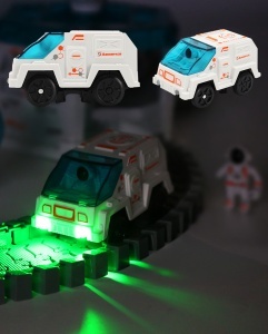 Pista Spațială de Construcție – 205 Piese, Vehicul cu Baterii și Astronauți - Img 4