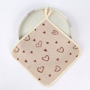 Prosop Absorbant, din Bumbac, 25 x 25 cm, Model Inimioare, cu Agatatoare, Bej - Img 2