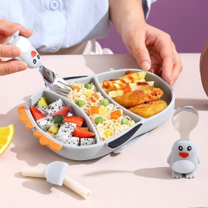 Set diversificare bebelusi din silicon, 1 farfurie compartimentata in forma de pinguin, lingurita si furculita, pai, perie pai, fara alergeni, ventuza fixare, gri - Img 5