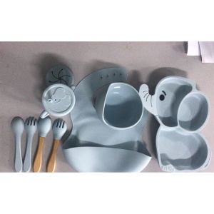 Set 10 Piese Servire Masa. pentru Bebelusi si Copii, din Silicon/Lemn, cu Ventuze Anti-alunecare, fara Alergeni. +6 Luni, Model Elefant, Albastru Deschis - Img 3