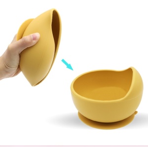 Set 5 piese diversificare bebelusi si copii din silicon baveta, farfurie compartimentata cu ventuza, bol cu ventuza, tacamuri, fara alergeni, galben - Img 3