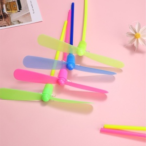 Set 4 Jucarii Libelula Zburatoare, Distractive pentru Copii, Aruncatoare Manuale din Plastic, cu Lumini, Multicolor - Img 6