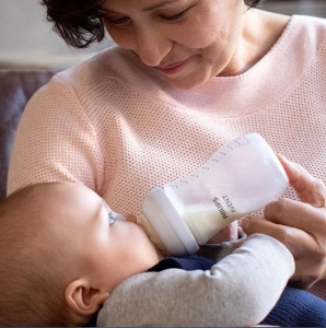 Set biberoane PHILIPS AVENT Natural Response flux mediu, 1 luna+, 260ml + Biberon cu debit lent pentru 0 - 3 luni, 125ml - Img 3