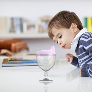 Pahar din Plastic Transparent cu Picior, pentru Copii, 14 x 7.7 cm, cu Cioc Antiscurgere, + 3 Ani, Fara Maner, Mov - Img 4