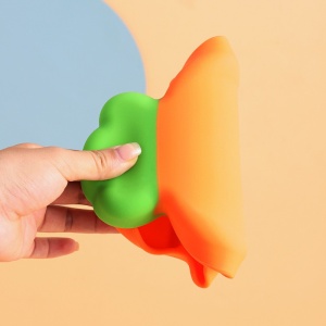 Set diversificare bebelusi din silicon, 1 farfurie compartimentata in forma de morcov, lingurita si furculita, pai, perie pai, fara alergeni, ventuza fixare - Img 6
