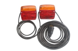 Stop spate Dreapta/Stanga (12V, lungime cablu: 9m, cu indicator, cu lumini frana, lumini parcare/pozitie, montabil cu magnet)