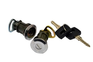 Incuietoare cu 2 butuci si chei potrivit VOLVO F10, F12, FL10, FL12, FL6, FL7 1977-2000