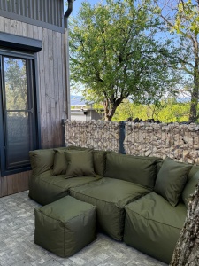 Canapea din puf cu taburet la comandă – Confort complet pentru relaxare