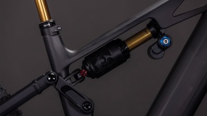 BICICLETA ELECTRICA CUBE STEREO HYBRID ONE77 HPC AT 800 CARBON GOLD 2026 - Img 3