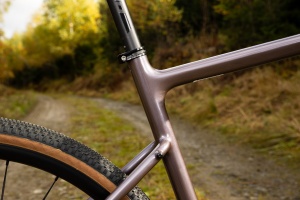Bicicleta Rock Machine Lukk Cr 70 28 Gloss Purple Garnet 54cm - (L) - Img 4