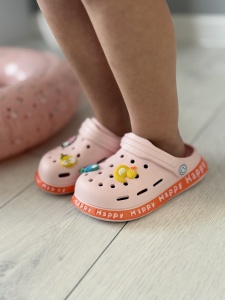 Saboți Copii Tip Crocs din Spumă cu Accesorii 3D Detașabile, Baretă Reglabilă, Talpă Antiderapantă, Roz - Img 9