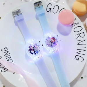 Ceas pentru Copii Electronic, Bratara Silicon, cu Lumini Colorate, Alb - Img 2
