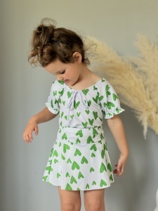 Costum de Baie, Doua Piese, Fusta-Pantalon si Tricou, Green Hearts, 9-10 ani - Img 3
