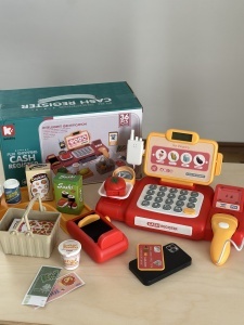 Casa De Marcat Cu Cititor Cod si Banda Pentru Produse, Cu Accesorii, Sunete si Lumini, 36 Piese
