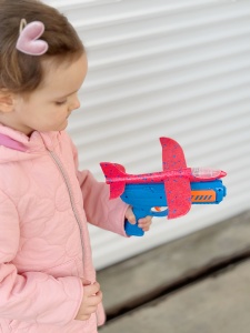 Jucarie Pistol Lansator, 20 cm, Plastic si Spuma, Lumini, Albastru si Rosu, 6 ani+ - Img 2