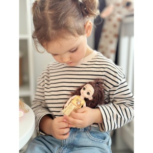 Jucarie Mini Papusa, Corp Tare si Mobil, Galben, 18 cm