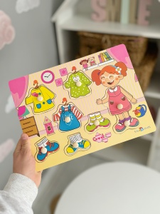 Puzzle Montessori din Lemn, Model Imbraca Fetita, 8 Piese, Dimensiune 30x22.5 cm - Img 5