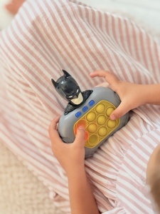 Joc Interactiv Consola Pop It, Cu Muzica Si Lumini, Antistres Model 1, Plastic, Gri/Galben, 3 ani+
