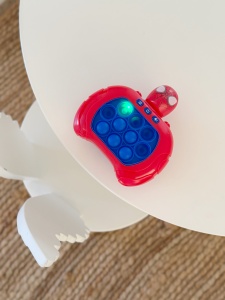 Joc Interactiv Consola Pop It, Cu Muzica Si Lumini, Antistres, Model 2, Plastic, Rosu/Albastru, 3 ani+ - Img 2