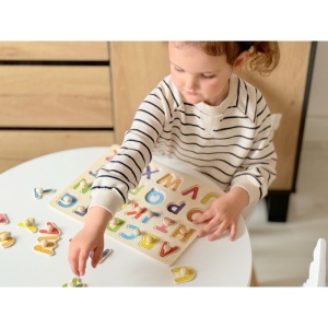 Puzzle Montessori din Lemn, Alfabet , 26 Piese, Dimensiune 30x22.5 cm - Img 2