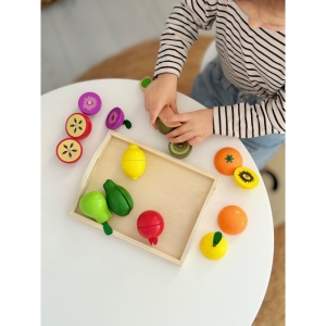 Set cu Tavita si Fructe din lemn Pentru feliat 18 Piese, Varsta 3+