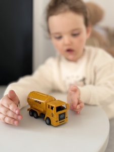 Jucarie Masinuta Cisterna pentru Baieti, Galben, 11 cm, Plastic - Img 2