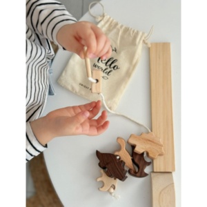 Jucarie Montessori, de Insirat/ Stivuit , Model Dinozauri, Lemn, 9 Piese, 3 ani +