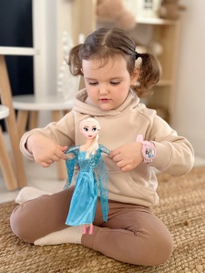 Jucarie Papusa Regina Ghetii, Model 1, Plastic, 29 cm, Albastra cu Sclipici, 2 ani +