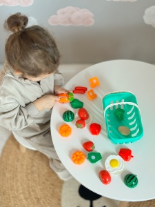 Cos cu legume si fructe de feliat, Plastic, 17 piese, Multicolor - Img 2