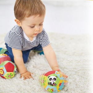Jucarie Senzoriala Minge cu Animale Salbatice, Umpluta, cu Zornaitoare, Textil, Multicolor, 13 cm Diametru, 0 luni+ - Img 2