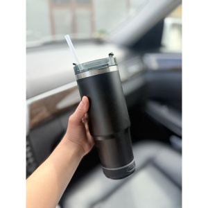 Termos pentru Adulti, cu Perete Dublu si Pai, Boxa Bluetooth Detasabila, Cablu Incarcare Inclus, Negru, 890 ml