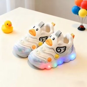 Adidași Copii cu Lumini LED, Model Alb Rățușcă , Talpă Antiderapantă, Confort și Design Modern - Img 2